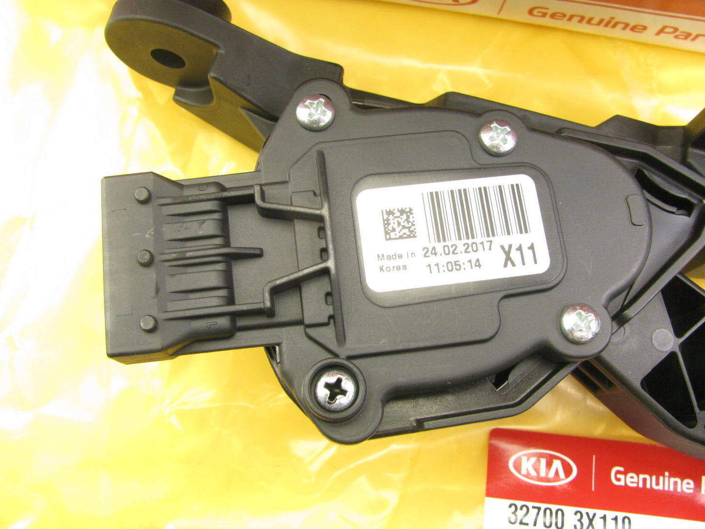 NEW GENUINE Auto Trans Sport Brake & Gas Pedals Kit OEM For Kia A7F05AK100