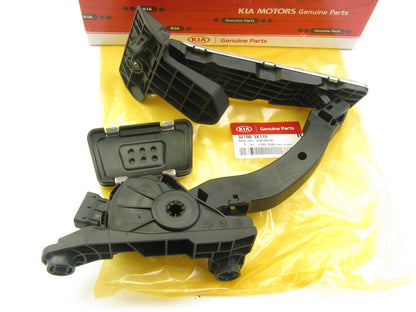 NEW GENUINE Auto Trans Sport Brake & Gas Pedals Kit OEM For Kia A7F05AK100