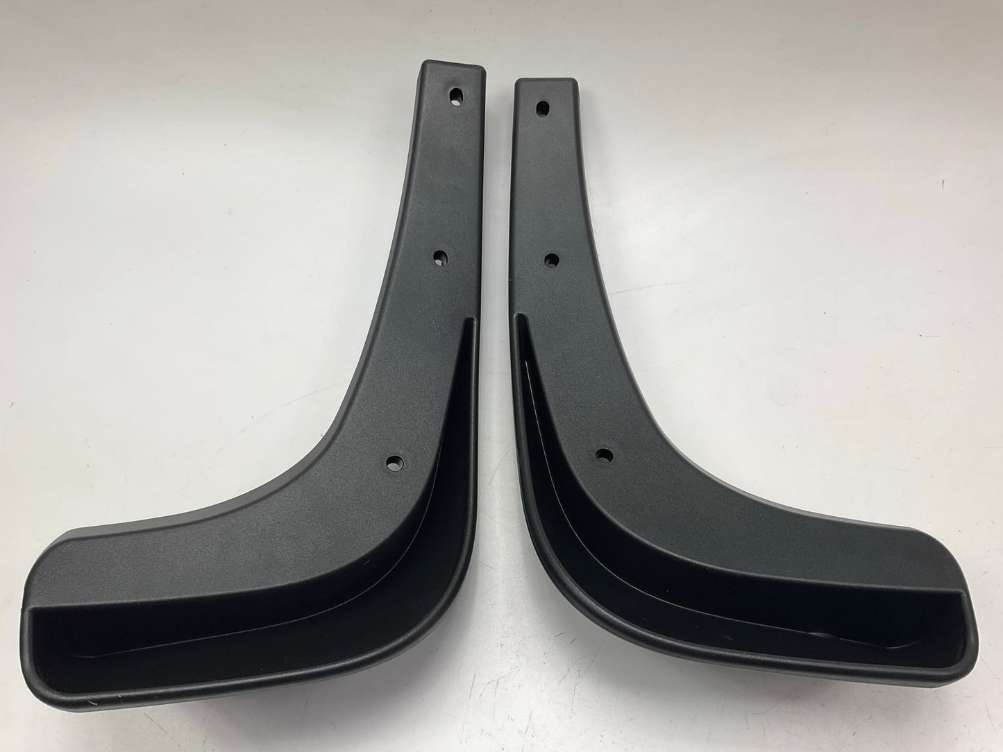 NEW GENUINE Rear Splash Guards / Mud Flaps OEM For 19-21 Kia Sedona A9F46AK110