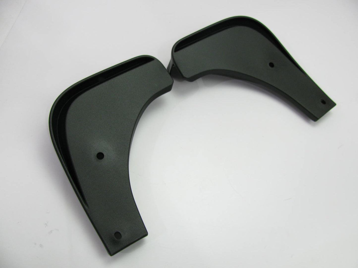 NEW Front Splash Guards / Mud Flaps OEM For 2017-2020 Kia Cadenza F6F46AK000