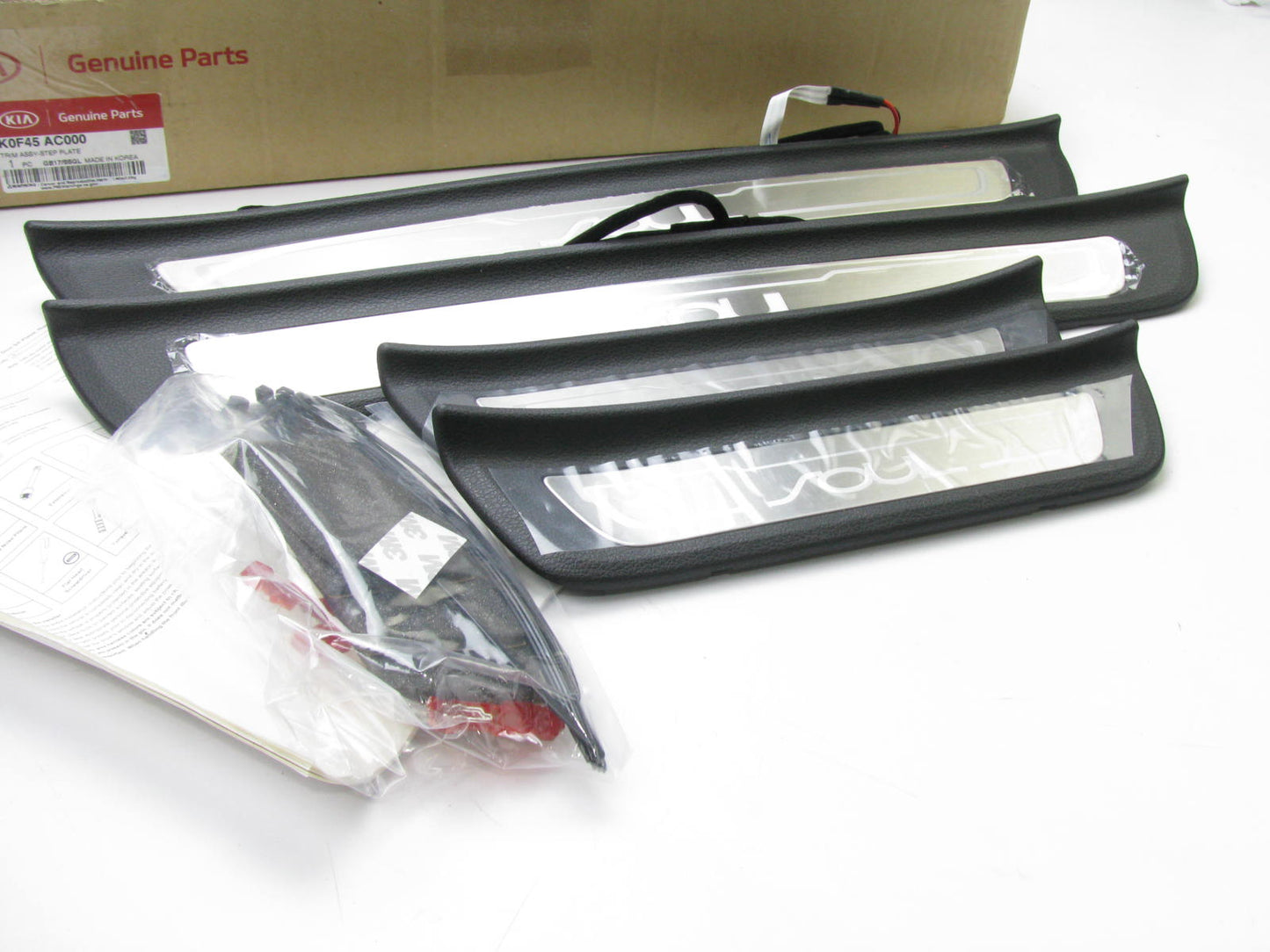 NEW Illuminated Door Sill Plates Kit OEM For 2020-2023 Kia Soul K0F45AC000