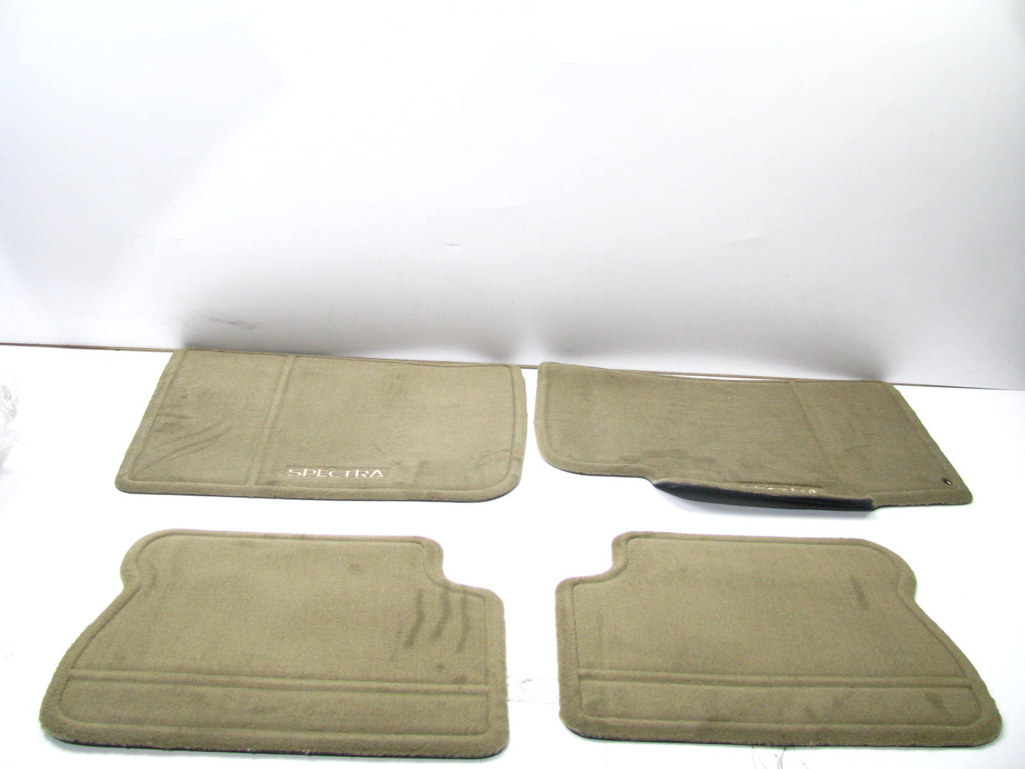 NEW - OEM KN0006966075 Carpet Floor Mats BEIGE For 2001-2002 Kia Spectra