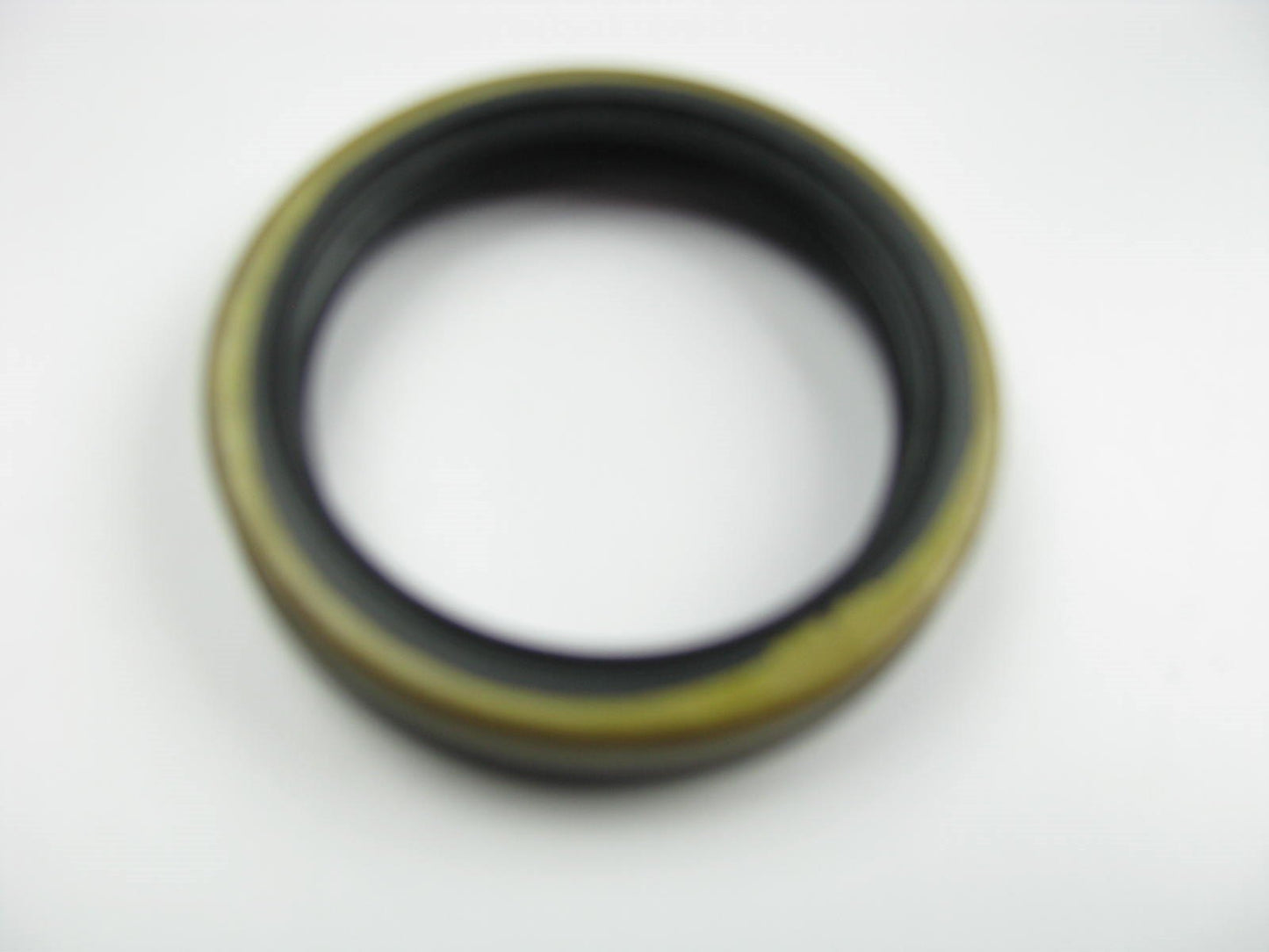 New Genuine Rear Side Wheel Seal OEM For 01-05 Kia Rio MG03026154A