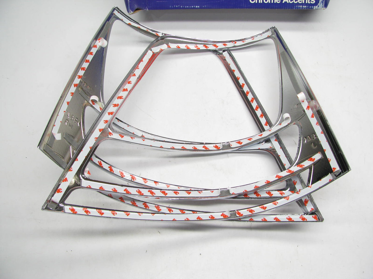 NEW OEM Chrome Accent Tail Light Trim Bezels For 2006-07 Kia Sorento P83503E520