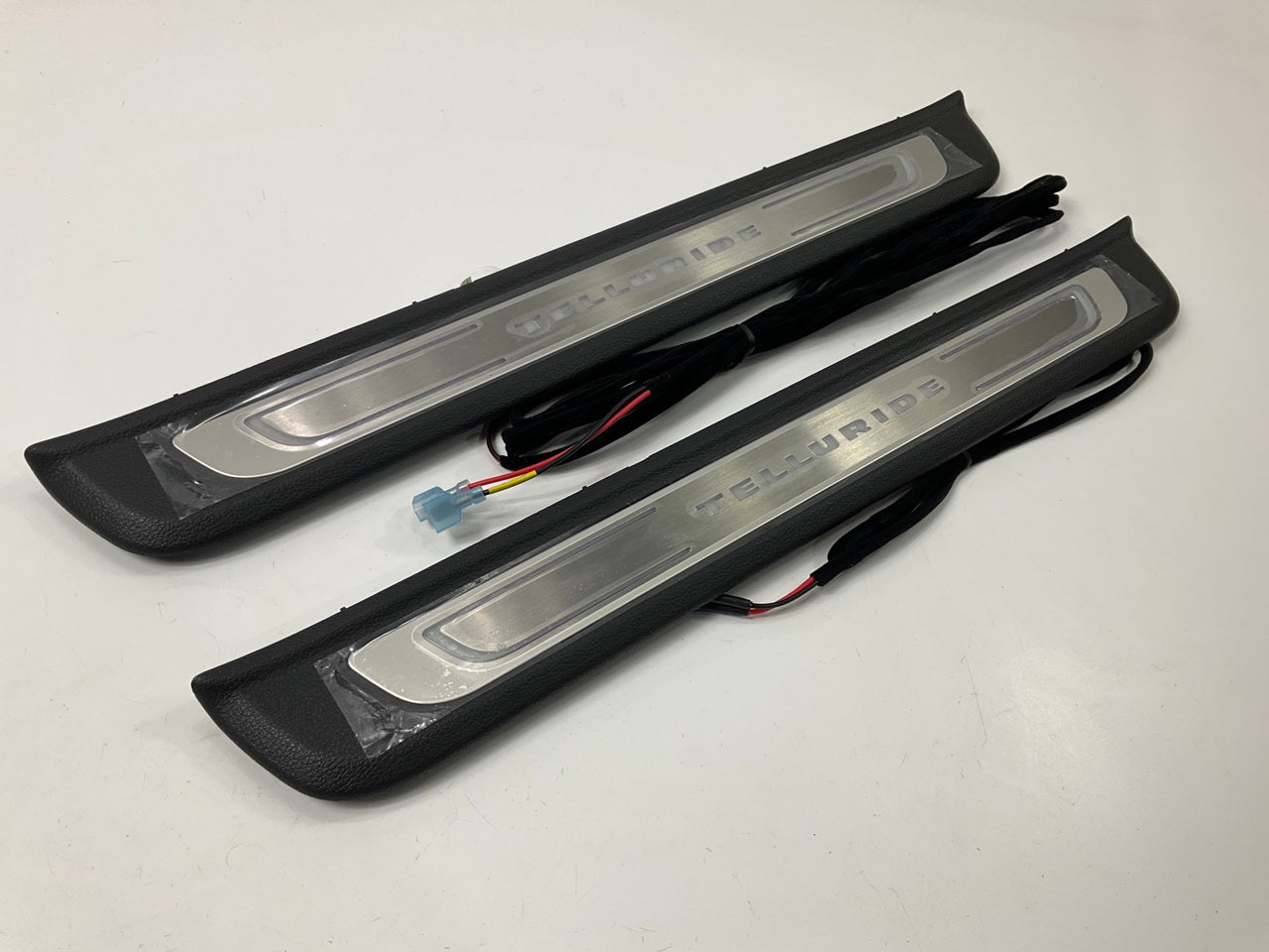 NEW Illuminated Door Sill Plates Kit OEM For 2020-2022 Kia Telluride S9F45AC000