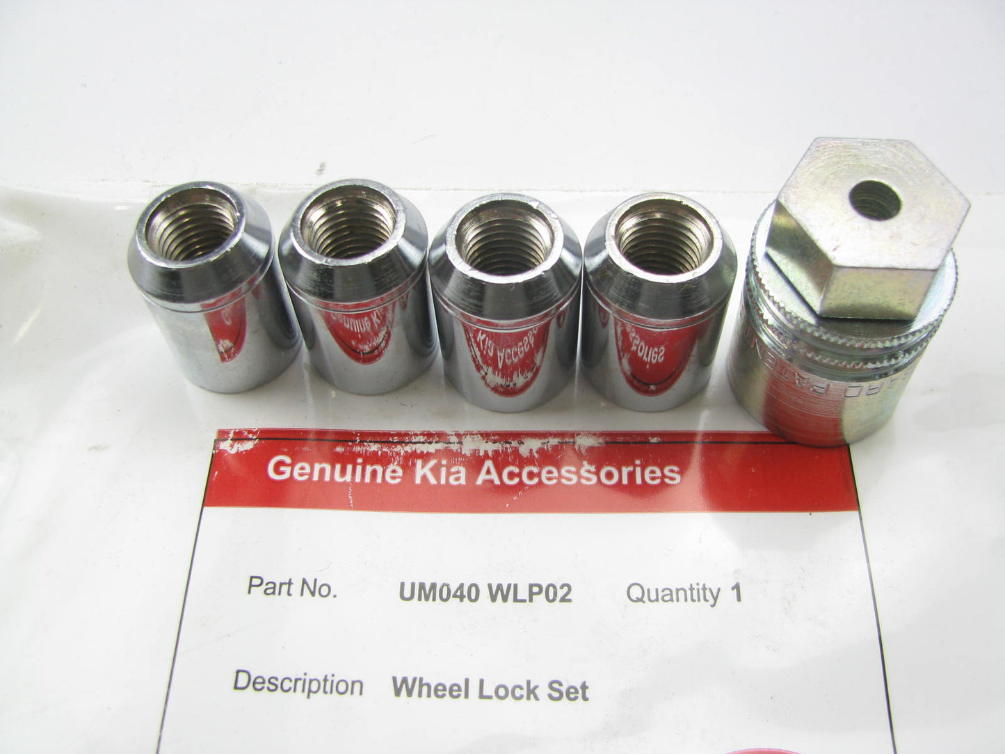NEW Locking Wheel Lock Lug Nut Set W/ Key OEM For 06-12 Kia Sedona UM040WLP02