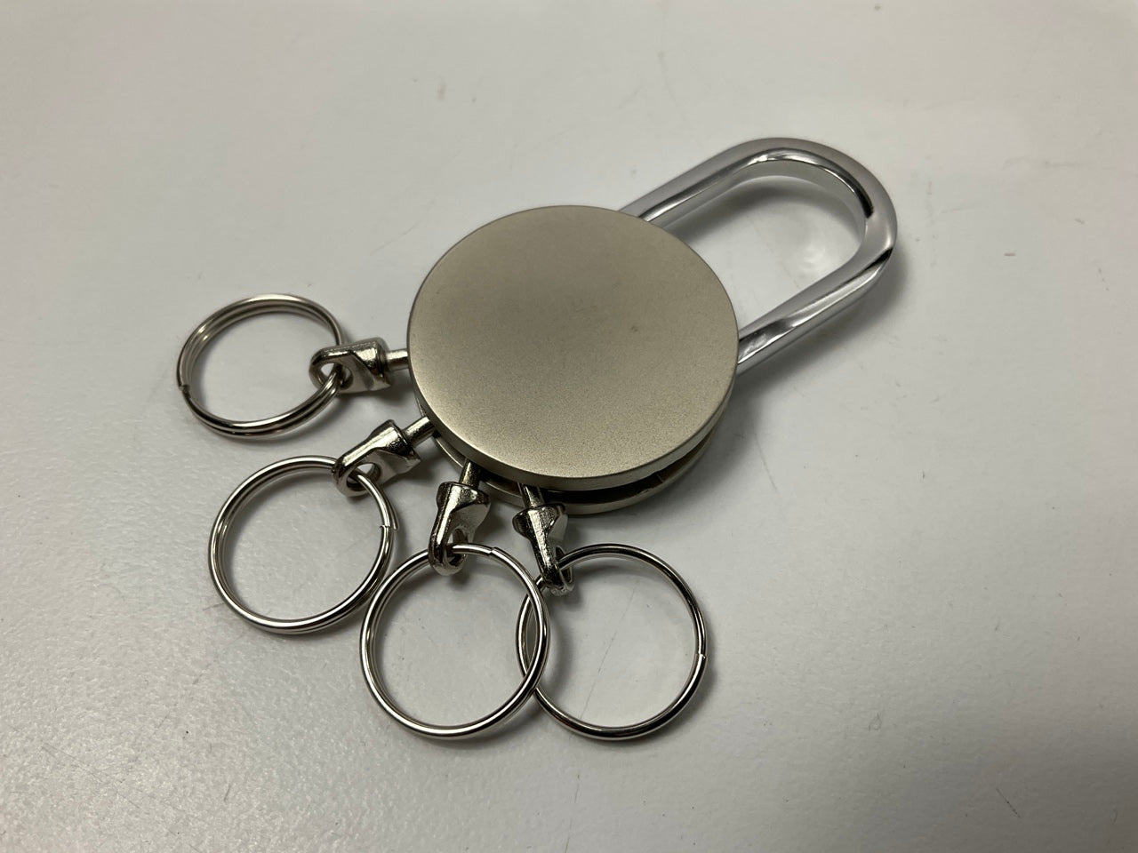 NEW Keychain Multiple Key Holder, Round W/ Crystal OEM For Kia UM090AY704