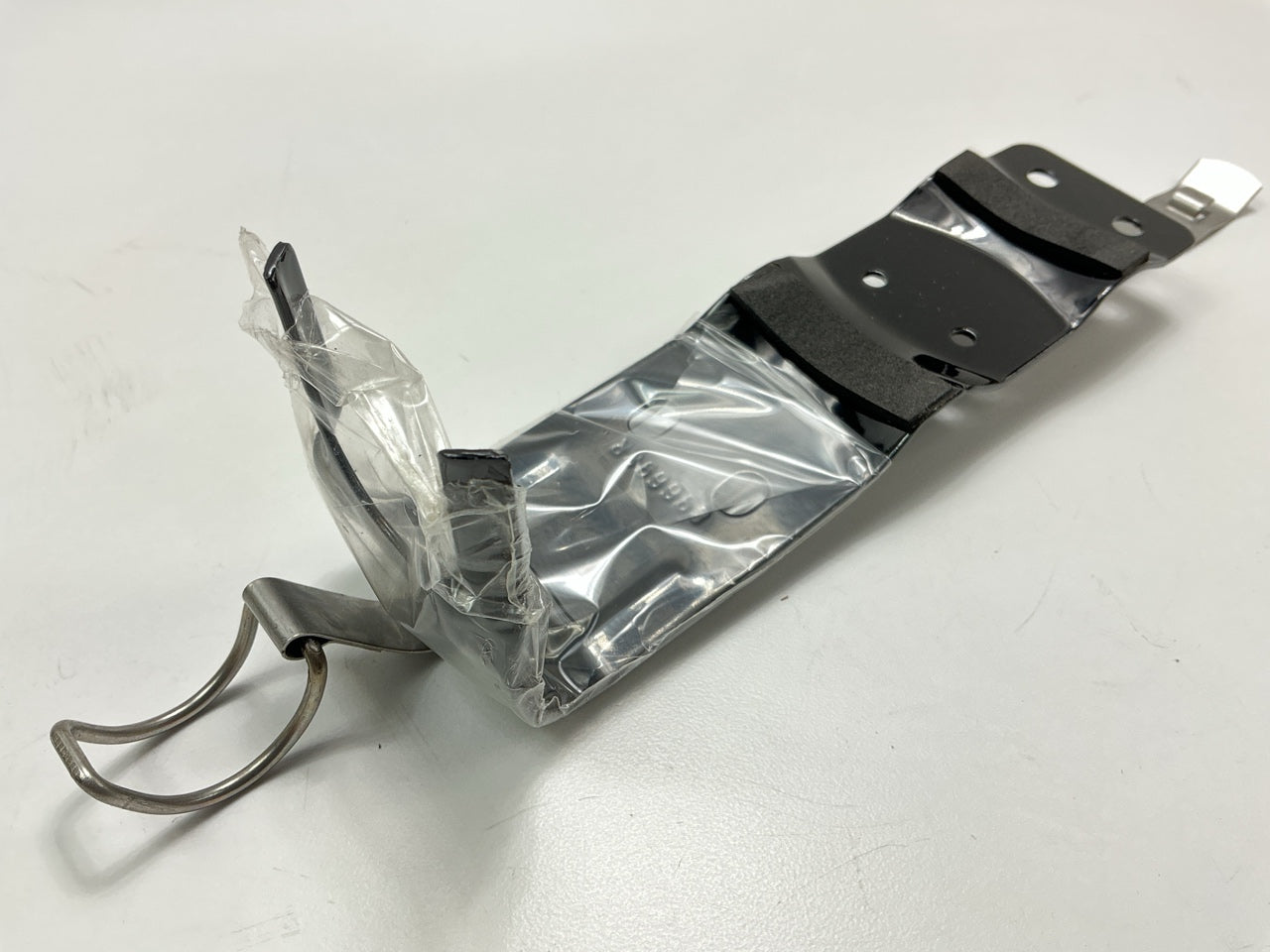 Kidde 420118 Steel Fire Extinguisher Bracket W/ Strap, Fire Away Model: 5,10,110
