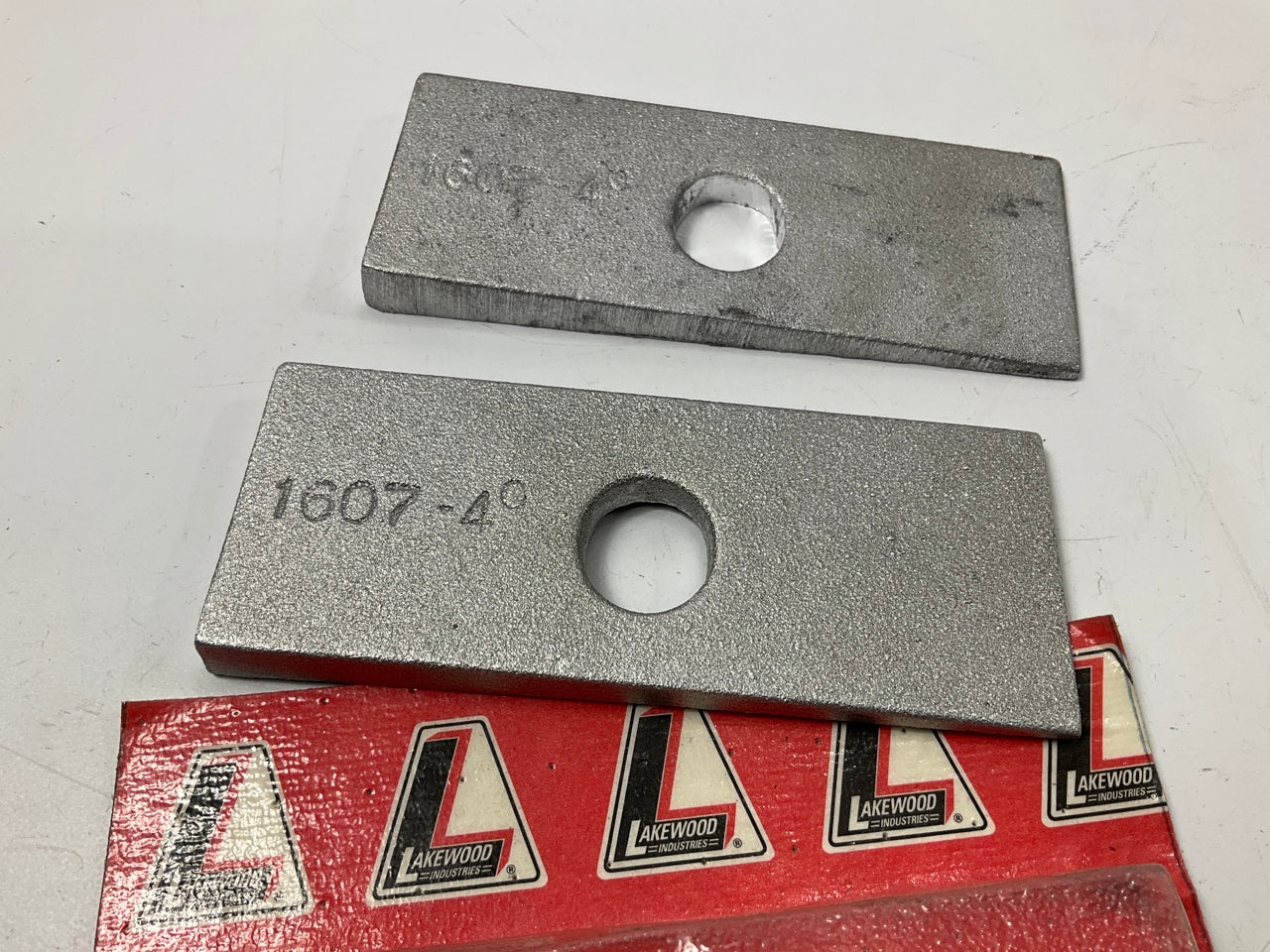 Lakewood 20510 Aluminum 2'' Wide Traction Bar Shim Wedges, 4 DEGREES, Narrow