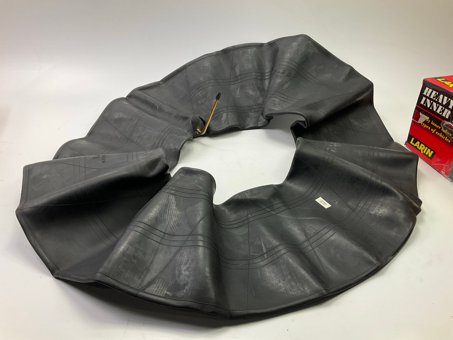 Larin LRT-900 9.00R-20 900 R20 W/ TR 175A Valve Stem Radial Tire Tube