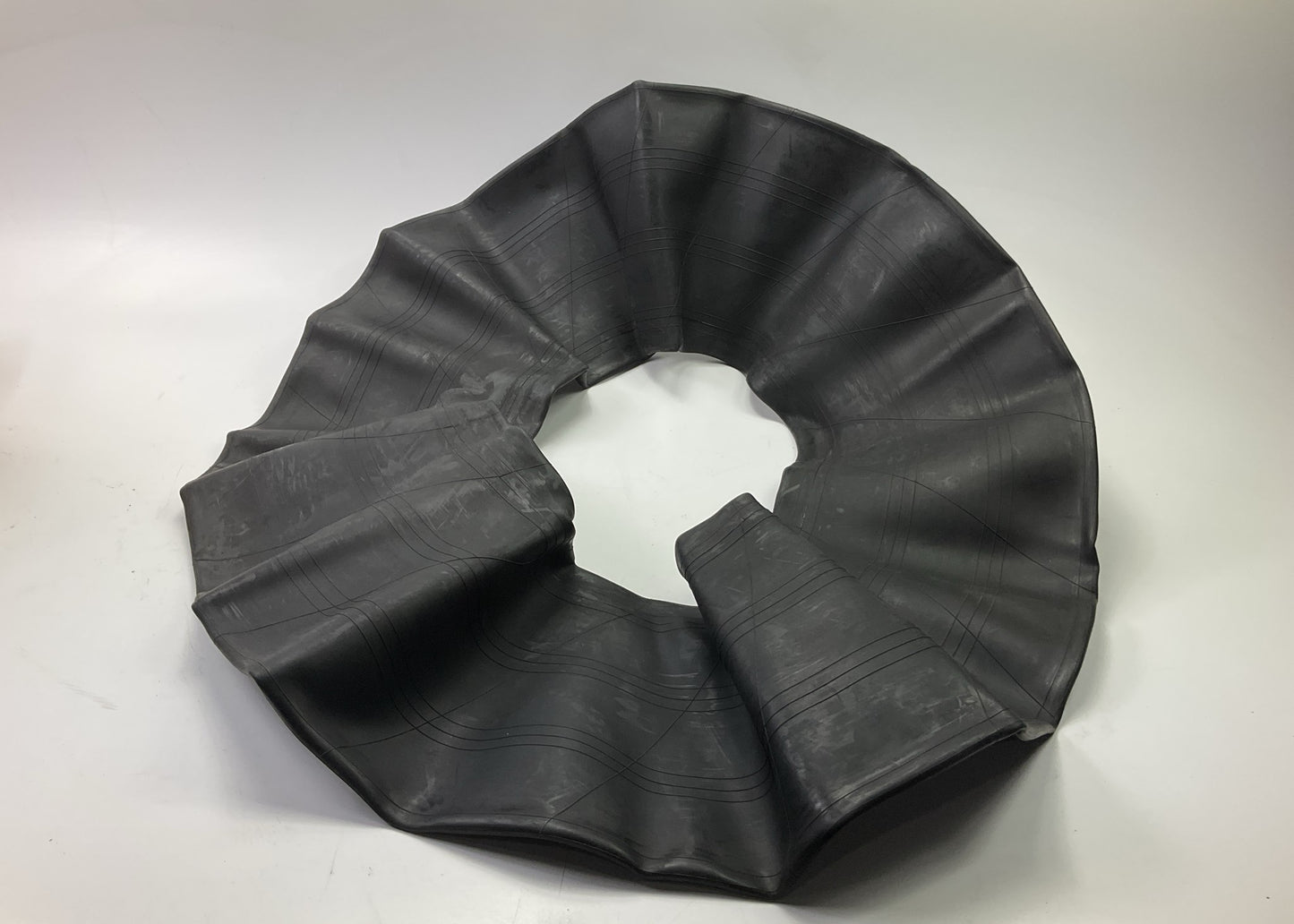 Larin LRT-900 9.00R-20 900 R20 W/ TR 175A Valve Stem Radial Tire Tube