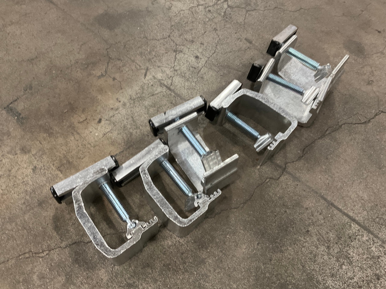 Lebra 93-84061-01 Tonneau Bed Cover For 87-04 Dodge Dakota 6.5 FT SB Reg/Ext Cab