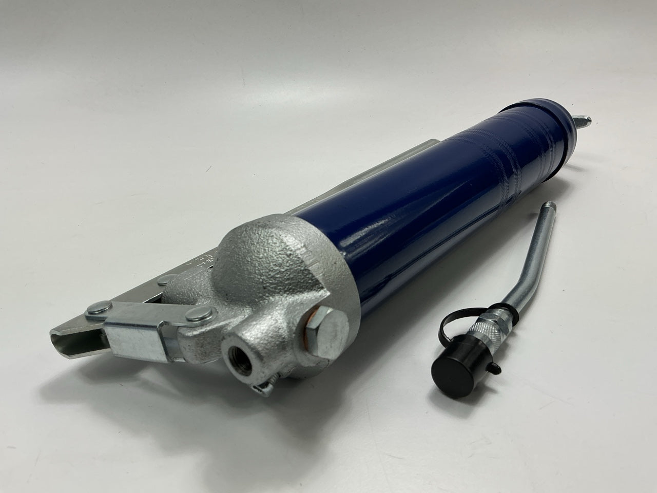 Lincoln 1142 Heavy Duty Lever Grease Gun With 6'' Rigid Extension