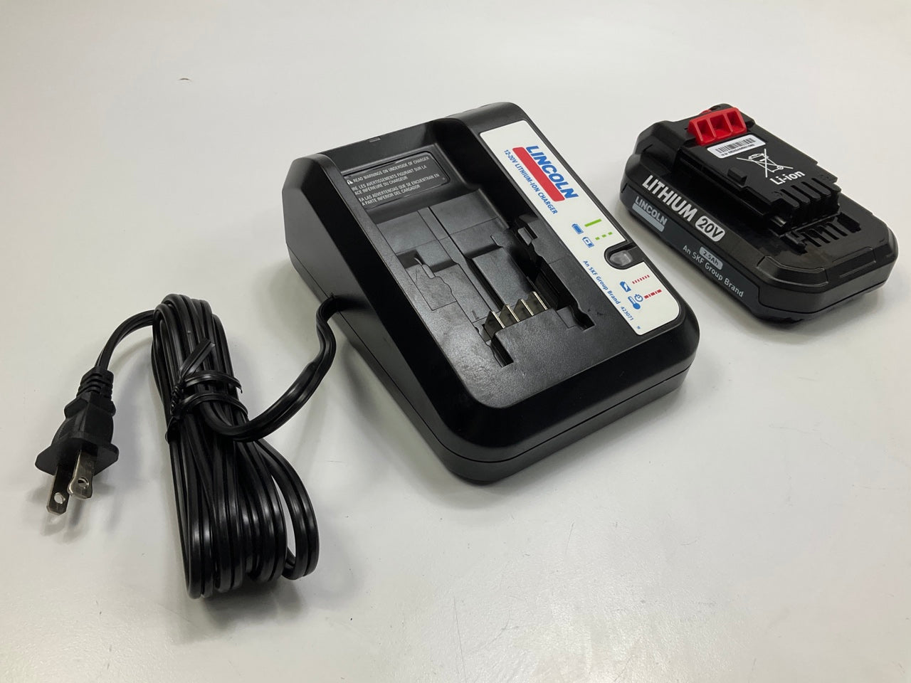 Lincoln 1884 Lithium-Ion PowerLuber 20-Volt Battery-Operated Cordless Grease Gun