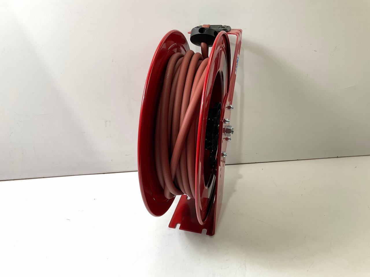 Lincoln 83753 Value Series Air & Water 50' X 1/4'' Retractable Hose Reel, 300 PSI