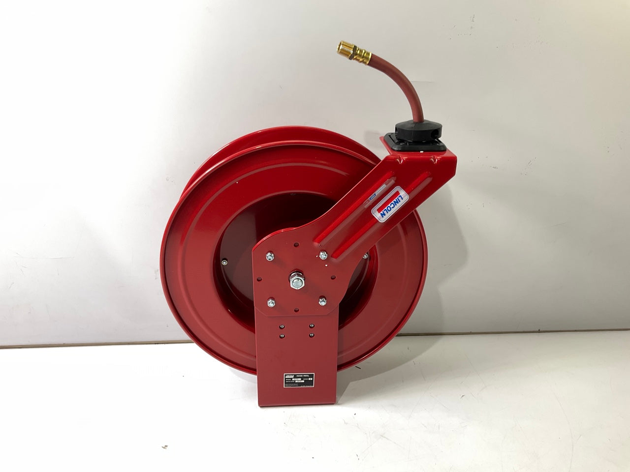 Lincoln 83754 Value Series Air & Water 50' X 1/2'' Retractable Hose Reel