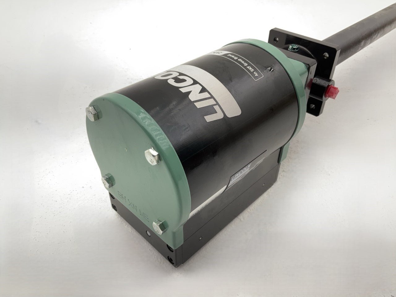 Lincoln 9917 - (50:1) Portable Pump With Caster Base For 120 Lbs. Drums