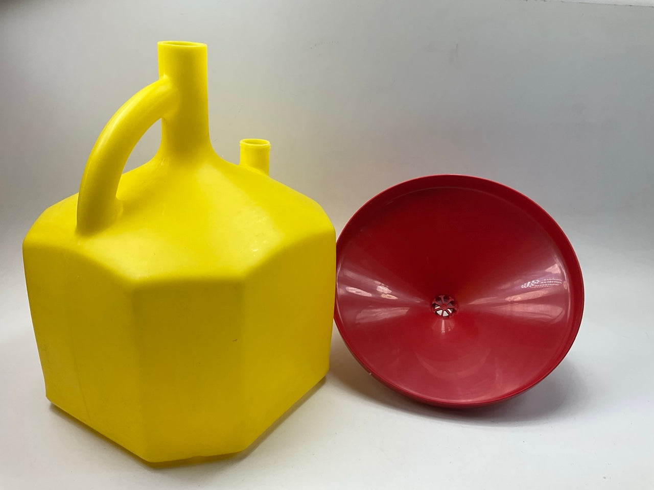 Lisle 11102 8 Gallon Oil Lift Drain Pan - Quick Release Height Adjustment