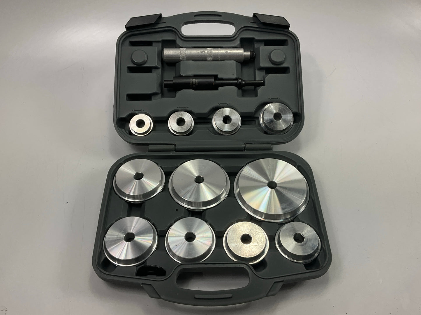 Lisle 12800 Master Pneumatic Bearing Race And Seal Driver Tool Set