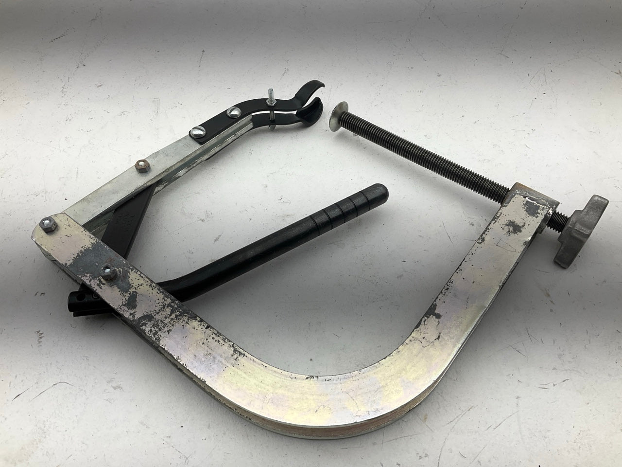 SOLD AS IS, AS SHOWN - SEE PHOTOS - Lisle 44300 Valve Spring Compressor Tool