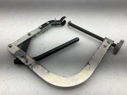 SOLD AS IS, AS SHOWN - SEE PHOTOS - Lisle 44300 Valve Spring Compressor Tool