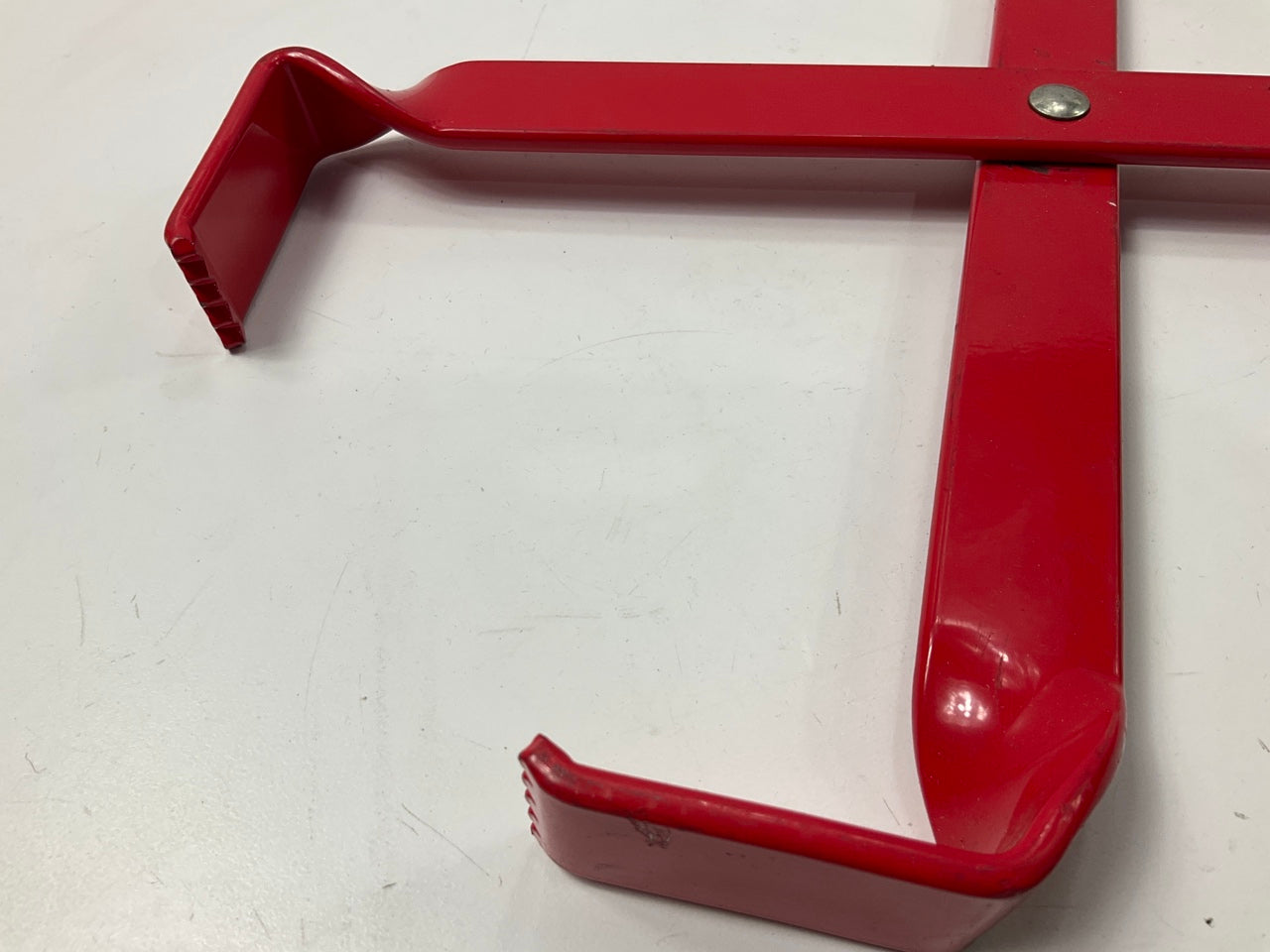 Lisle 57850 Battery Carrier, Steel Jaws - Lift And Carry Batteries Safely