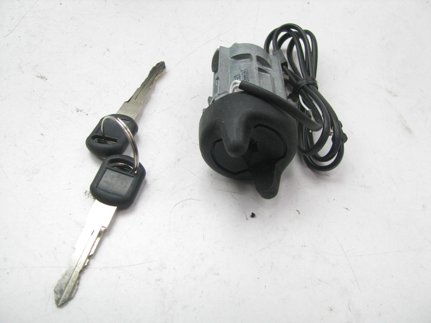 Locksmart LC62110 Ignition Lock Cylinder & Keys For 1995-1999 Riviera & Aurora