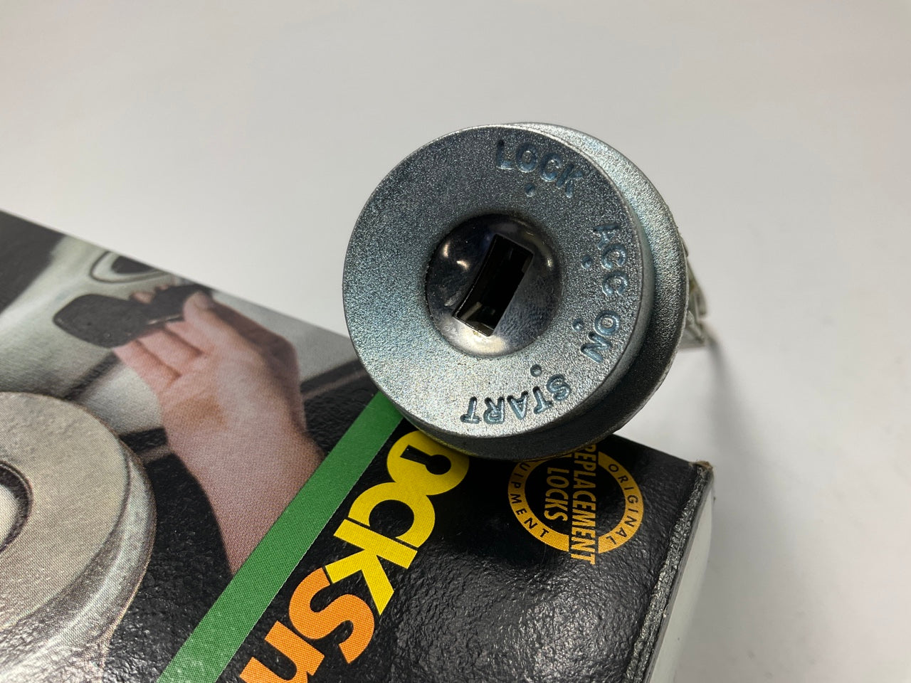 Locksmart LC63040 Ignition Lock Cylinder With 2 Keys