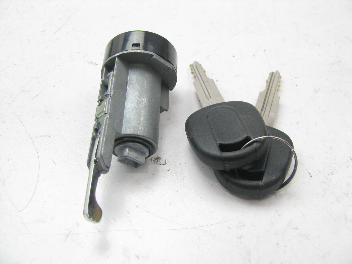 Locksmart LC64950 Ignition Lock Cylinder & Keys For 2004-08 Forenza 2005-08 Reno