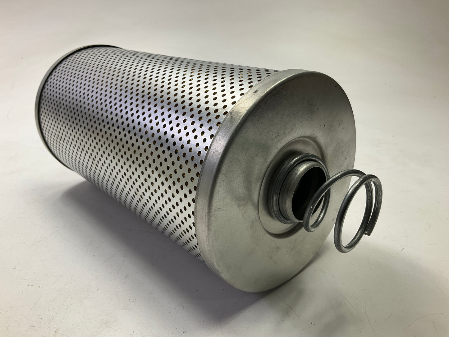 Luberfiner LP1670 Oil Filter Element - Replaces P996, 1804419, LF394, 51900