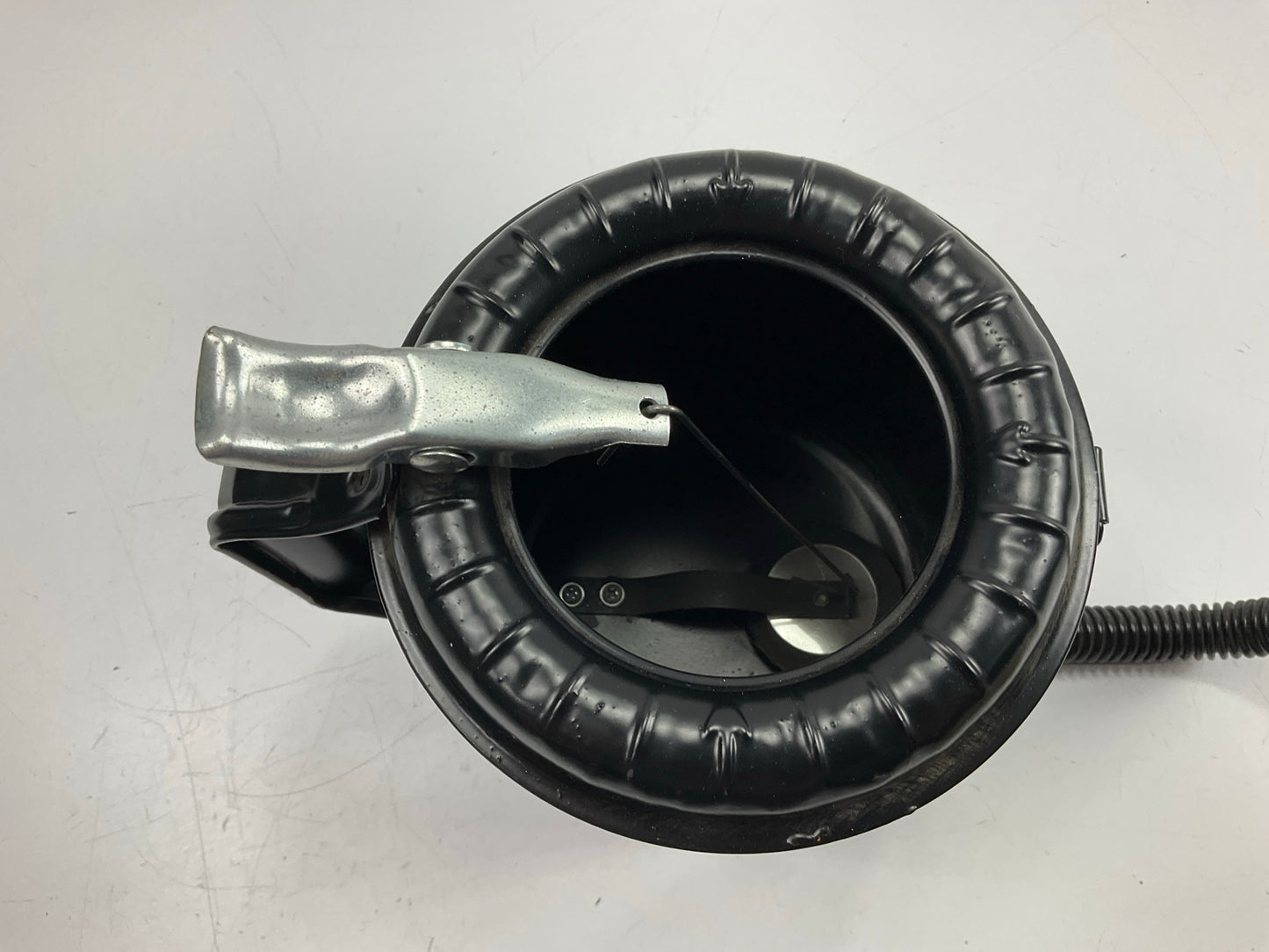 LubriMatic 75-662 Painted Measure W/ Flex Spout - 2 Quart