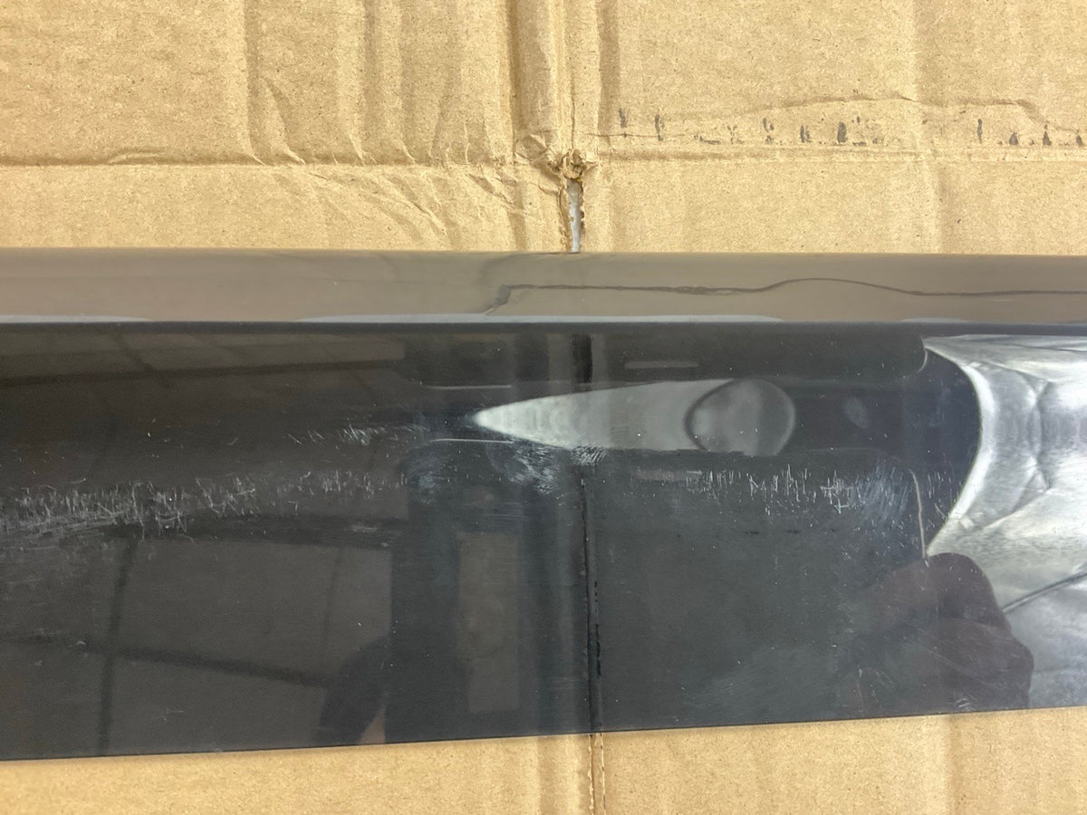 COSMETIC SCRATCHES - Lund 18781 Interceptor Wrap Bug Shield 16-23 Toyota Tacoma