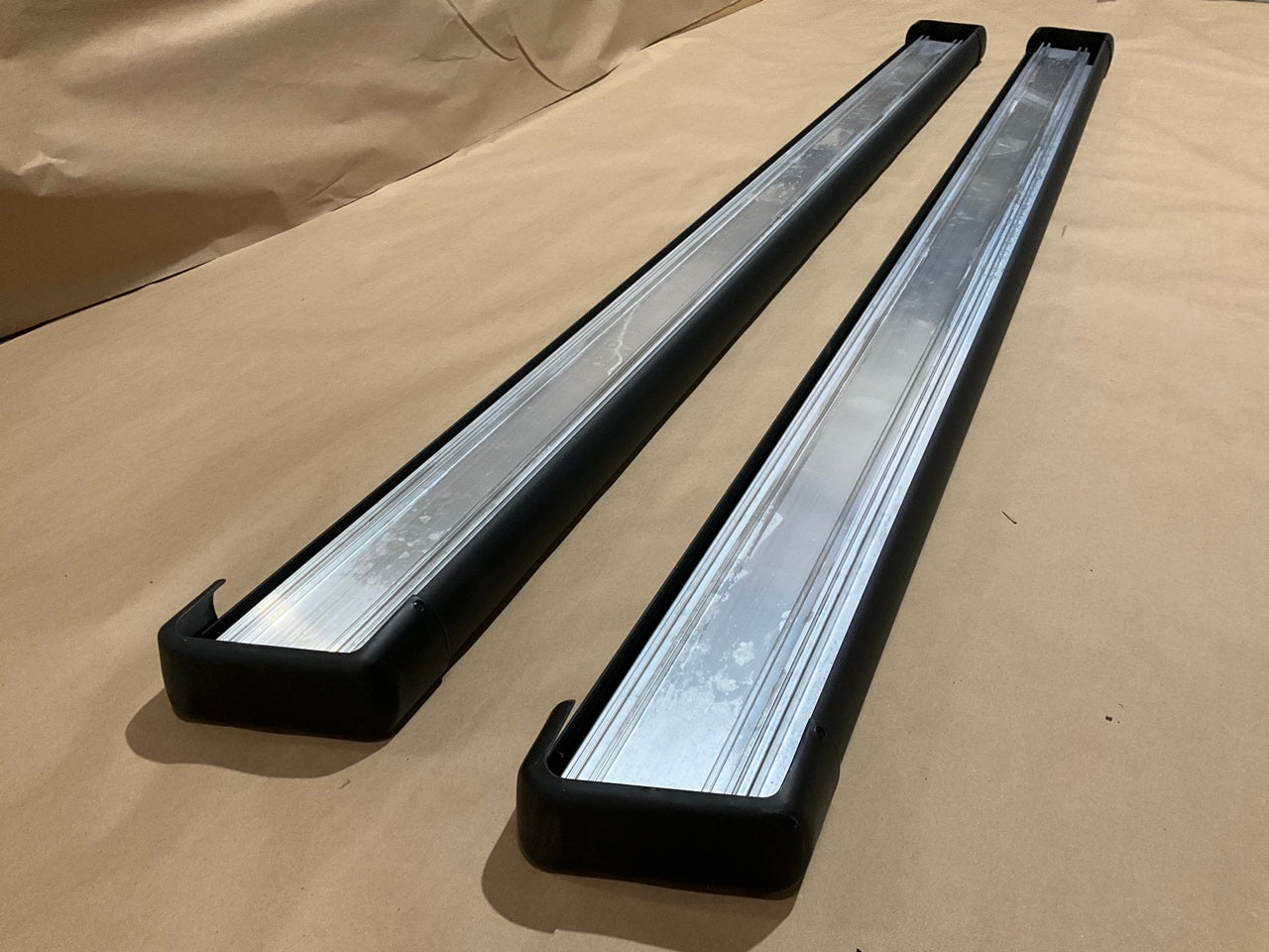 Lund 22008786 Summit Ridge Running Board Kit For 2004-2014 Ford F-150 SuperCrew