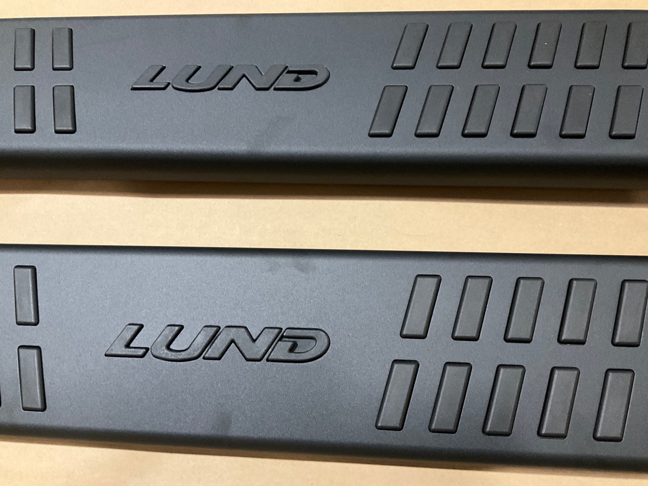 Lund 22008786 Summit Ridge Running Board Kit For 2004-2014 Ford F-150 SuperCrew
