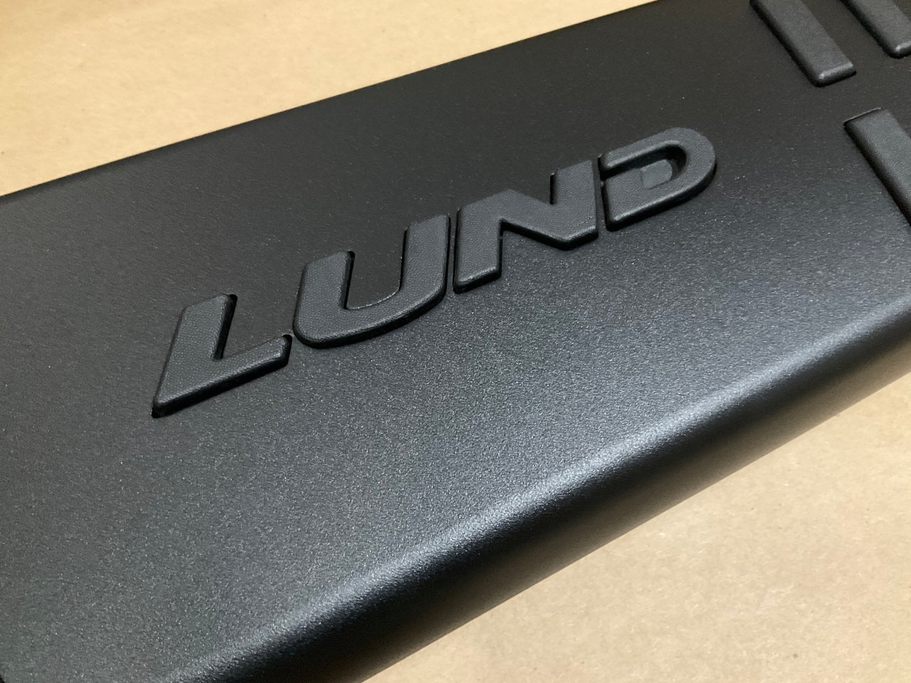 Lund 220087 Universal Black Running Side Step Bars 7' X 6-1/2''