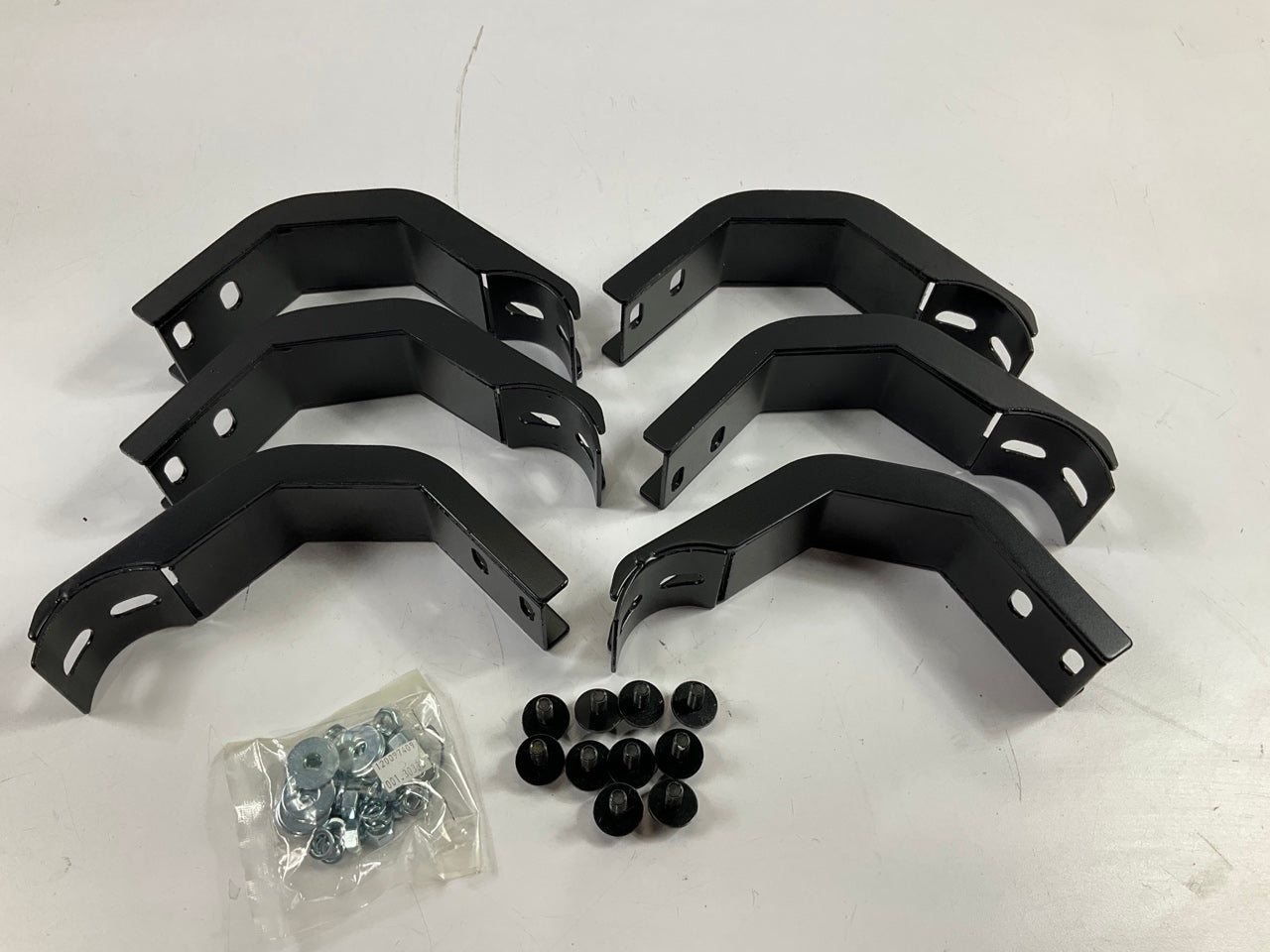 Lund 22672179 Stainless Steel 3'' Round Nerf Bars For 2005-2018 Frontier King Cab