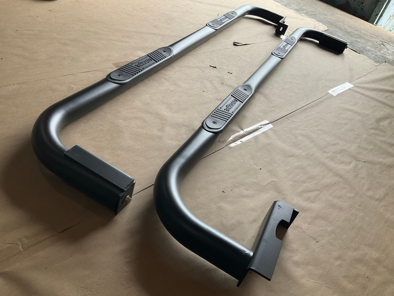 Luverne 451523 BLACK 3'' Round Nerf Step Bars For 2015-2018 Ford F-150 SUPERCREW
