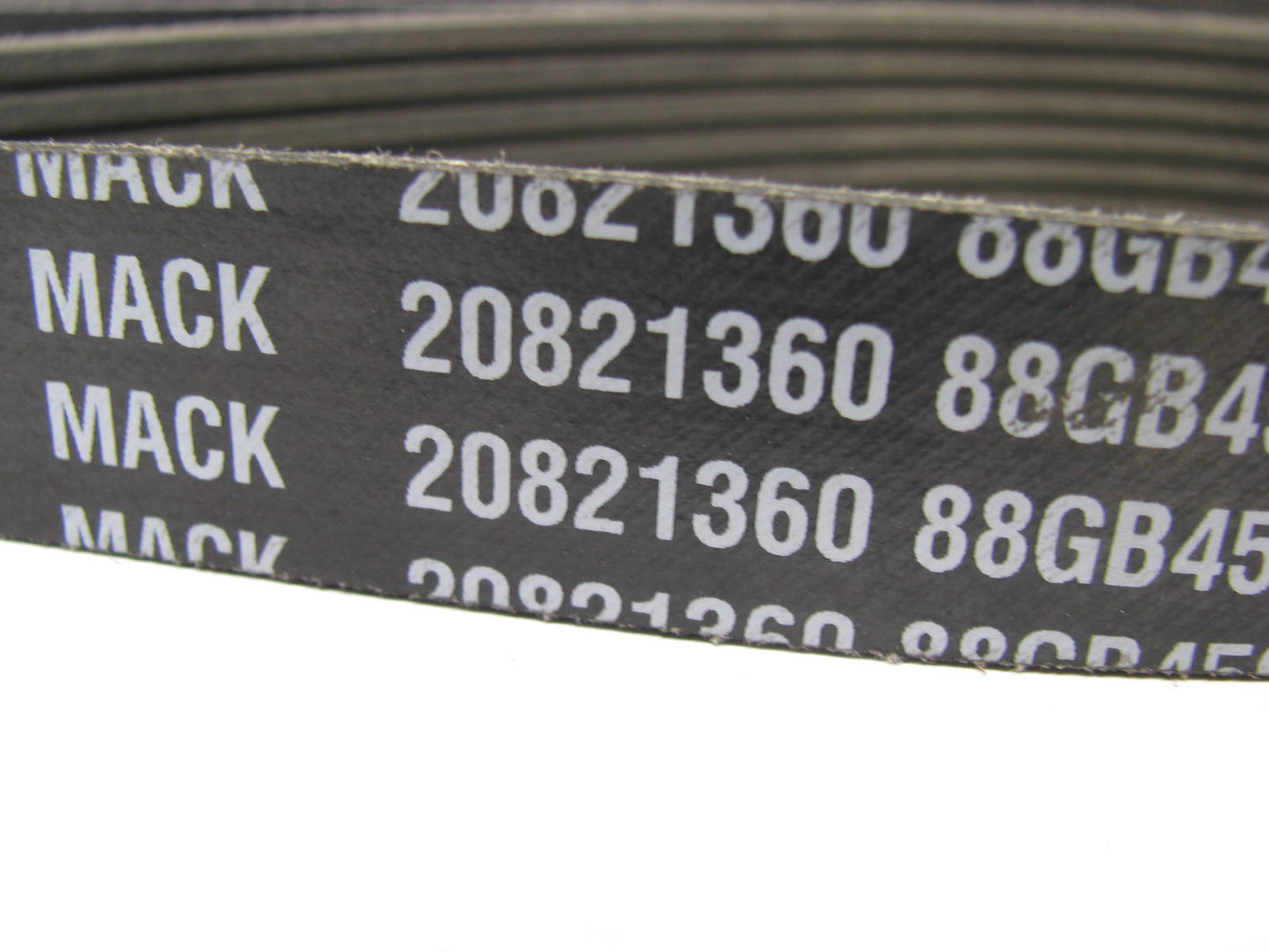 NEW - OEM Mack 20821360 Serpentine Belt - 0.84'' X 75.375'' - 6 Ribs