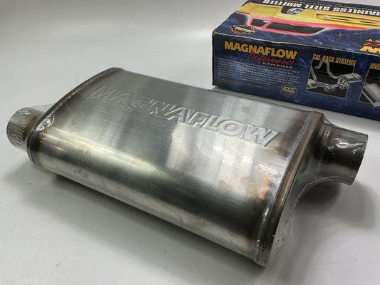 Magnaflow 11236 Stainless Muffler 2-1/2'' Offset Inlet, 2-1/2'' Offset Outlet