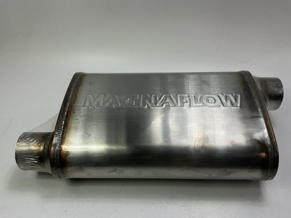 Magnaflow 11236 Stainless Muffler 2-1/2'' Offset Inlet, 2-1/2'' Offset Outlet