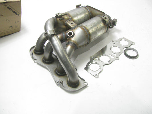 Magnaflow 23085 Direct Fit EPA Compliant Catalytic Converter & Exhaust Manifold