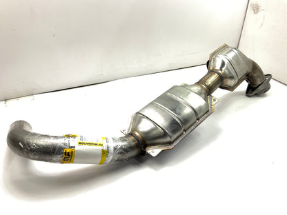 Magnaflow 23526 Direct Fit LEFT Catalytic Converter - 2003-04 Navigator 5.4L V8