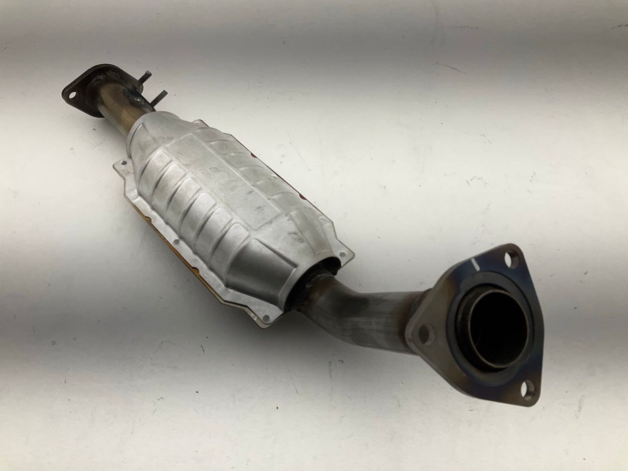 Magnaflow 23752 Right Catalytic Converter - 2000-2002 Toyota Tundra 4.7L V8