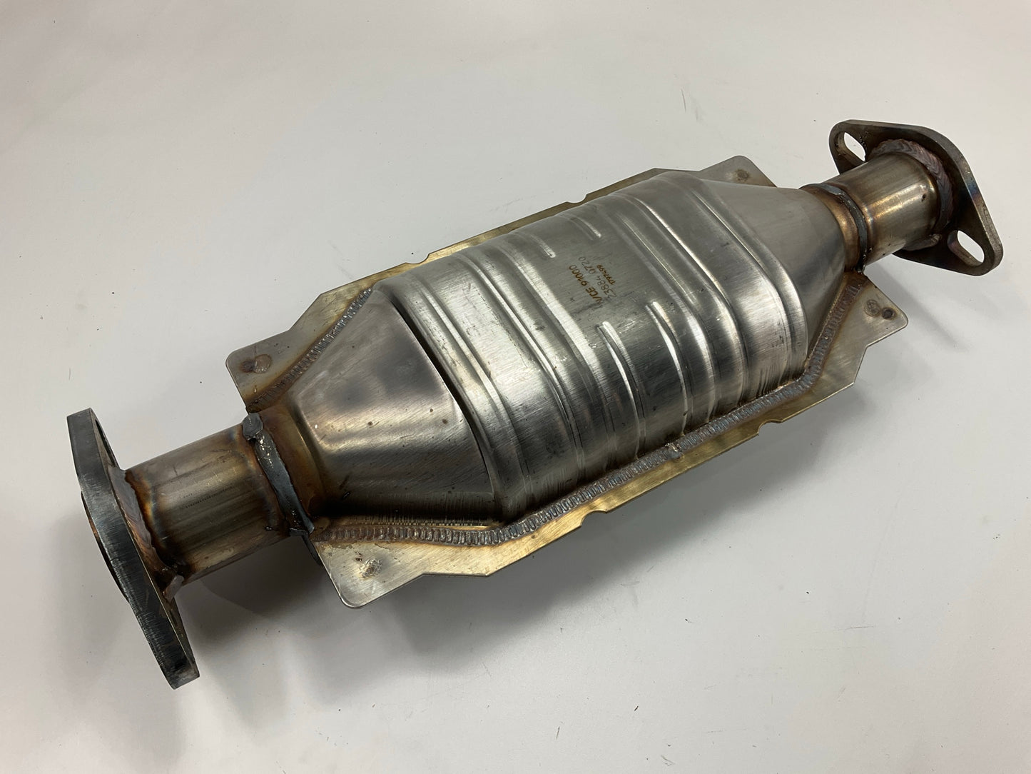 Magnaflow 23884 Direct-fit Catalytic Converter 1988-1995 Toyota Pickup, 4Runner