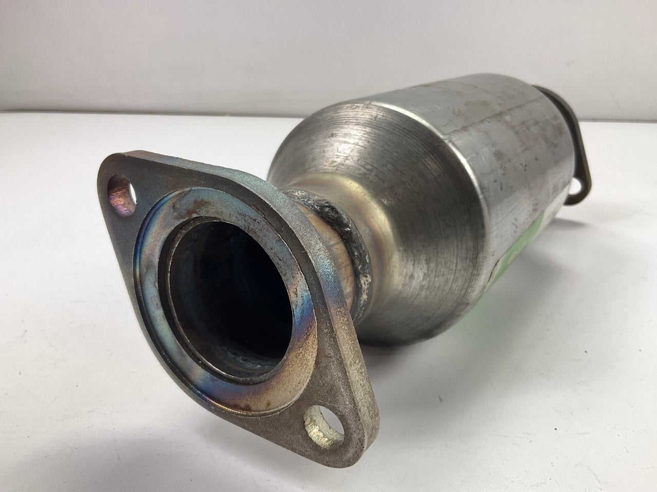 Magnaflow 23886 Rear Direct-fit Catalytic Converter