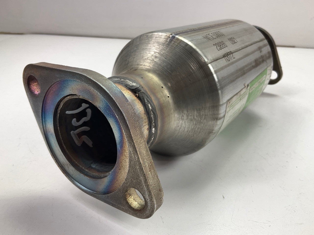 Magnaflow 23886 Rear Direct-fit Catalytic Converter