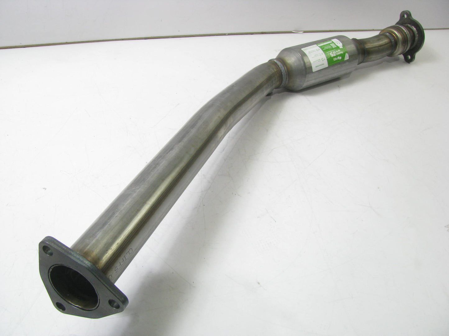 Magnaflow 23993 Direct-Fit FRONT Catalytic Converter 05-06 Chevy Equinox 3.4L V6