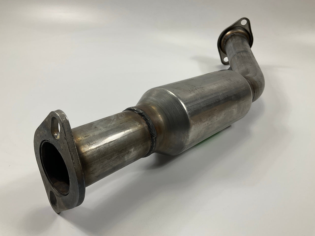 Magnaflow 24085 FRONT Direct Fit EPA Compliant Catalytic Converter 03-06 Mazda 6