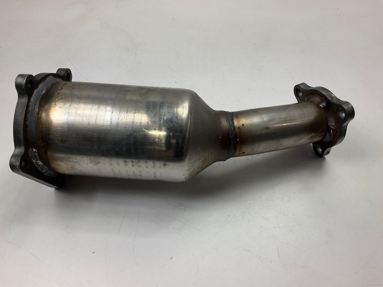 Magnaflow 24096 Direct Fit FRONT Catalytic Converter For 2001-2004 Frontier 2.4L