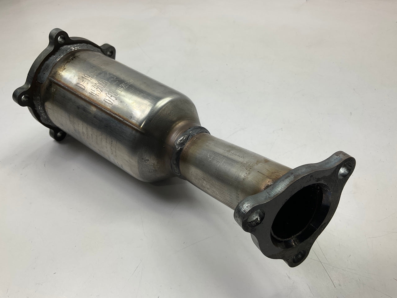 Magnaflow 24096 Direct Fit FRONT Catalytic Converter For 2001-2004 Frontier 2.4L
